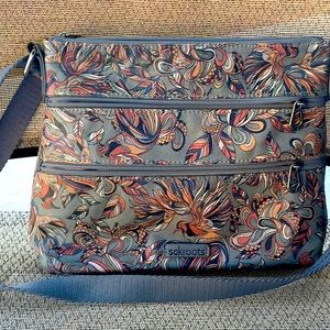 ⚡️Sakroots Crossbody Handbag Grey Ecofriendly Recycled Plastic ⚡️